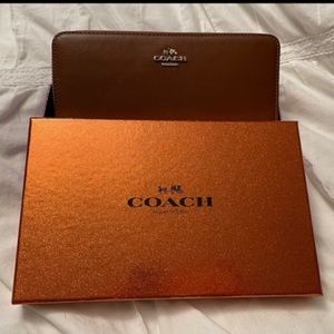 NWOT - Coach Saddle Brown Smooth Leather Wallet